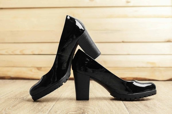 Explorez l'élégance vintage : Les chaussures qui ont marqué les années 60 !